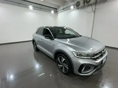 Usata VW T-Roc R-line 150 CV (110 kW) 2022 Argento SUV