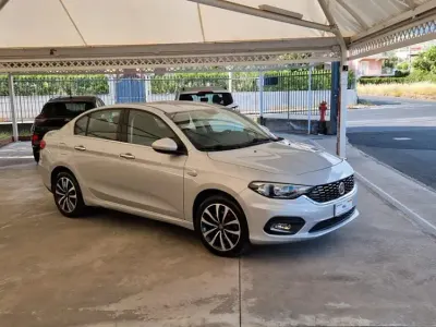 Usata Fiat Tipo Lounge 120 CV (88 kW) 2016 Argento Berlina