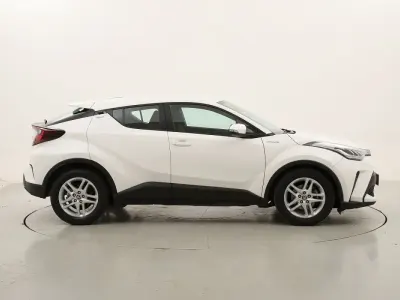 Usata Toyota C-HR Business Edition 122 CV (89 kW) 2021 Biancobianco SUV