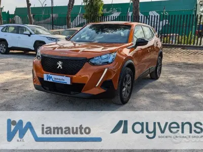 Usata Peugeot 2008 Active 131 CV (96 kW) 2023 Oro SUV