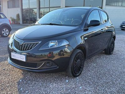 Usata Lancia Ypsilon Silver 69 CV (50 kW) 2022 Nero Utilitaria