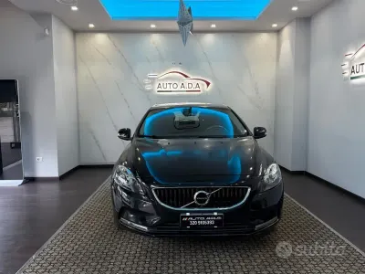 Usata Volvo V40 Business Edition 120 CV (88 kW) 2017 Grigio Berlina