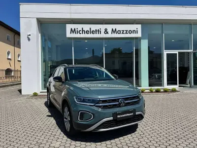 Usata VW T-Roc Style 150 CV (110 kW) 2023 Verde SUV