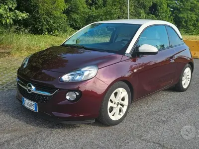 Usata Opel Adam 69 CV (50 kW) 2013 Rosso Utilitaria