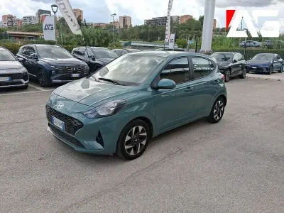 Usata Hyundai i10 67 CV (49 kW) 2023 Verde Utilitaria