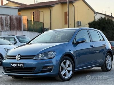 Usata VW Golf VII Highline 110 CV (80 kW) 2016 Blu Berlina
