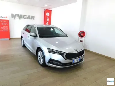 Usata Skoda Octavia Style 116 CV (85 kW) 2023 Grigio chiaro Station wagon