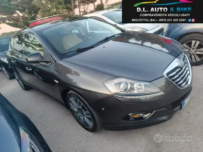 Usata Lancia Delta Platinum 120 CV (88 kW) 2011 Grigio Utilitaria