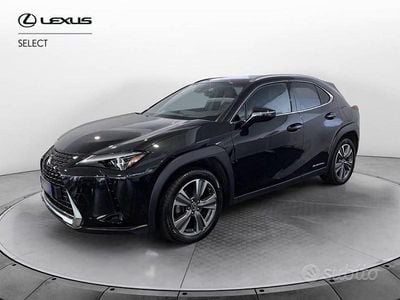 Usata Lexus UX 300e Luxury Line 150 kW (204 CV) 2021 Nero SUV