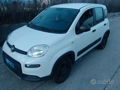 Usata Fiat Panda 4x4 S 86 CV (63 kW) 2020 Bianco Utilitaria