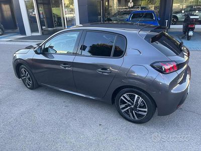 Begagnad Peugeot 208 Allure 102 HK (75 kW) 2022 Halvkombi