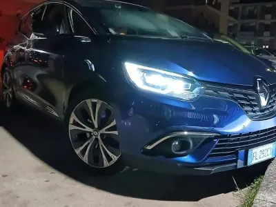 Usata Renault Scénic III 110 CV (80 kW) 2017 Blu Monovolume