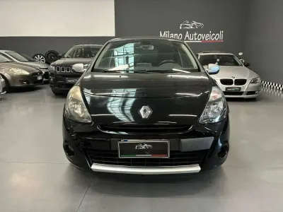 Usata Renault Clio III 75 CV (55 kW) 2012 Nero Berlina