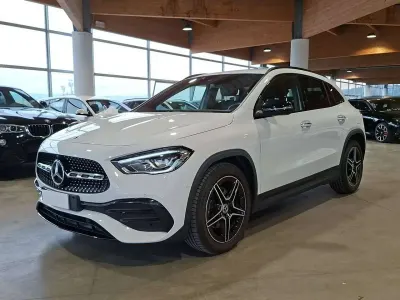 Usata Mercedes GLA180 Premium Plus 116 CV (85 kW) 2023 Bianco SUV