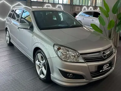 Usata Opel Astra Cosmo 116 CV (85 kW) 2009 Argento Station wagon