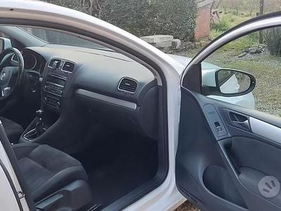 Usata VW Golf VI 105 CV (77 kW) 2011 Bianco Utilitaria