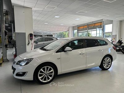 Usata Opel Astra Cosmo 165 CV (121 kW) 2012 Bianco Station wagon