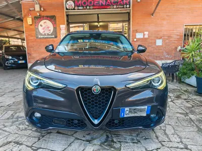Usata Alfa Romeo Stelvio 150 CV (110 kW) 2017 Grigio SUV