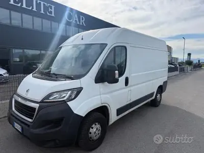 Gebraucht Peugeot Boxer 131 PS (96 kW) 2019 Weiß Van