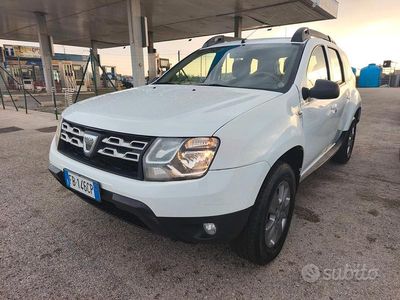 Usata Dacia Duster 110 CV (80 kW) 2015 Bianco SUV
