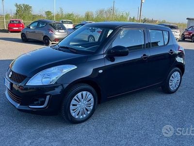 Usata Suzuki Swift Cool 94 CV (69 kW) 2015 Nero Utilitaria