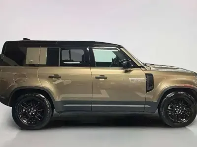Usata Land Rover Defender SE 241 CV (177 kW) 2020 Bronzo SUV