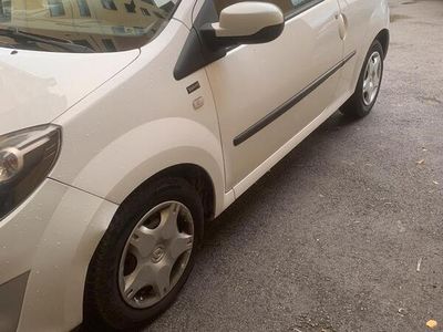 usata Renault Twingo 1.2 benzina (NEOPATENTATI)