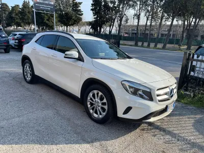 Usata Mercedes GLA180 Premium 109 CV (80 kW) 2016 Bianco SUV