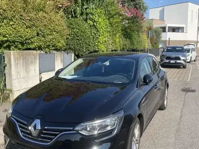 Usata Renault Mégane IV Intens 110 CV (80 kW) 2018 Berlina