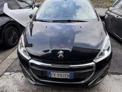 Usata Peugeot 208 Active 82 CV (60 kW) 2017 Utilitaria