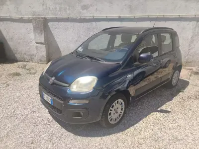 Usata Fiat Panda Lounge 69 CV (50 kW) 2014 Bluazzurro Utilitaria