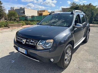 Usata Dacia Duster Lauréate 110 CV (80 kW) 2014 Grigio SUV
