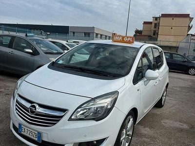 Usata Opel Meriva Cosmo 120 CV (88 kW) 2014 Bianco Monovolume