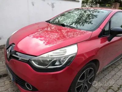 Usata Renault Clio 75 CV (55 kW) 2014 Rosso