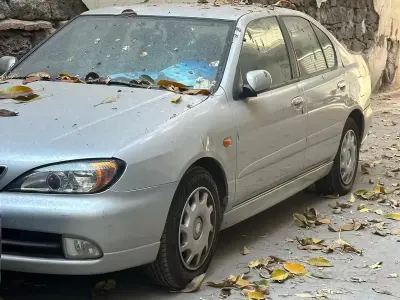 Usata Nissan Primera 100 CV (73 kW) 2000 Grigio Station wagon