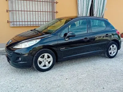 Usata Peugeot 207 73 CV (53 kW) 2009 Nero