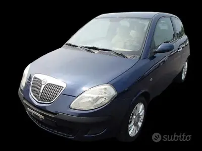 Usata Lancia Ypsilon 60 CV (44 kW) 2005 Blu Utilitaria