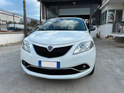 usata Lancia Ypsilon Gold