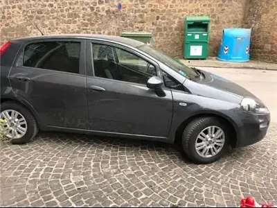 Usata Fiat Punto 69 CV (50 kW) 2017 Grigio Utilitaria