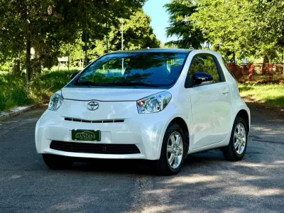 Usata Toyota iQ Sol 68 CV (50 kW) 2009 Bianco Utilitaria