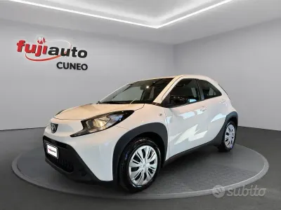 Usata Toyota Aygo X Active 72 CV (52 kW) 2025 Bianco SUV