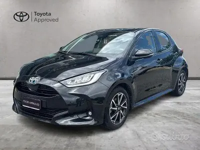 Gebraucht Toyota Yaris Hybrid Trend 116 PS (85 kW) 2023 Grau Limousine