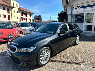 Usata BMW 320 Efficient Dynamics 190 CV (139 kW) 2022 Nero Station wagon