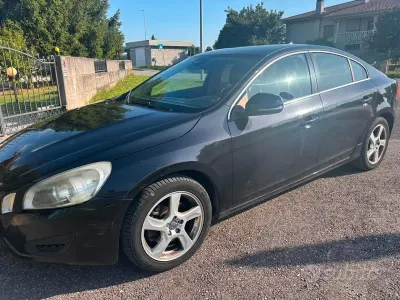 Usata Volvo S60 163 CV (119 kW) 2011 Nero Berlina