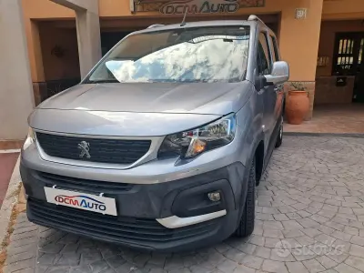 Usata Peugeot Rifter Active 102 CV (75 kW) 2020 Grigio Monovolume