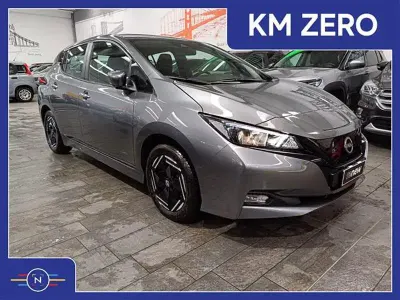 Usata Nissan Leaf Acenta 110 kW (150 CV) 2022 Grigio scuro Utilitaria