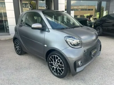 Usata Smart ForTwo Coupé Prime 41 kW (56 CV) 2022 Grey matt Utilitaria