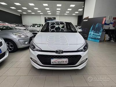 Usata Hyundai i20 Style 75 CV (55 kW) 2015 Bianco Berlina