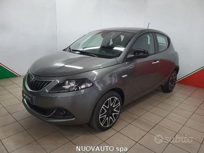 Usata Lancia Ypsilon Gold 69 CV (50 kW) 2023 Grigio Utilitaria