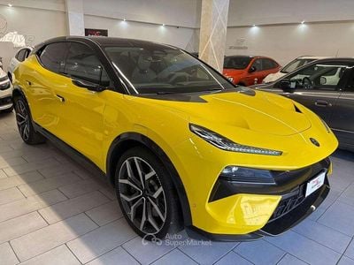 Usata Lotus Eletre 139 kW (190 CV) 2024 Giallo metallizzato SUV